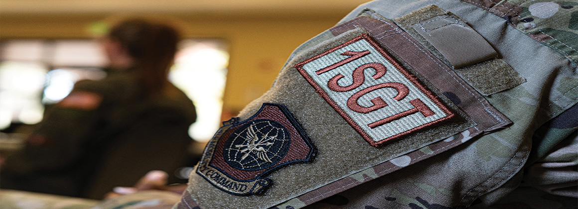 Picture of a first sergeant insignia 